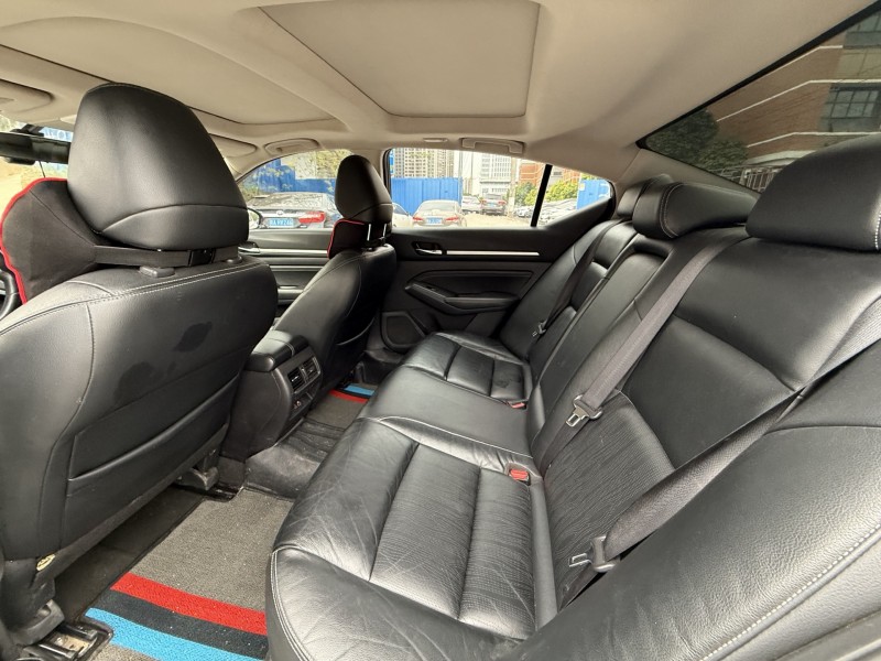 南宁20年日产天籁4