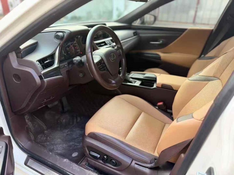 广州21年雷克萨斯ES3