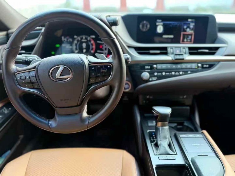 广州21年雷克萨斯ES4