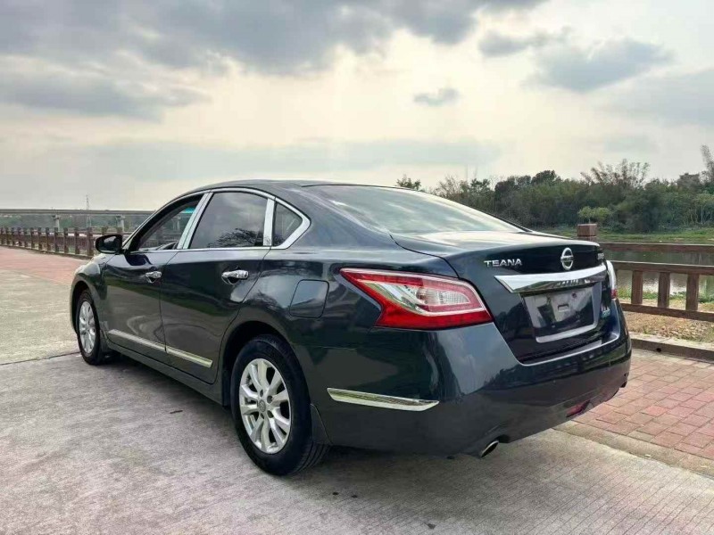 广州16年日产天籁3