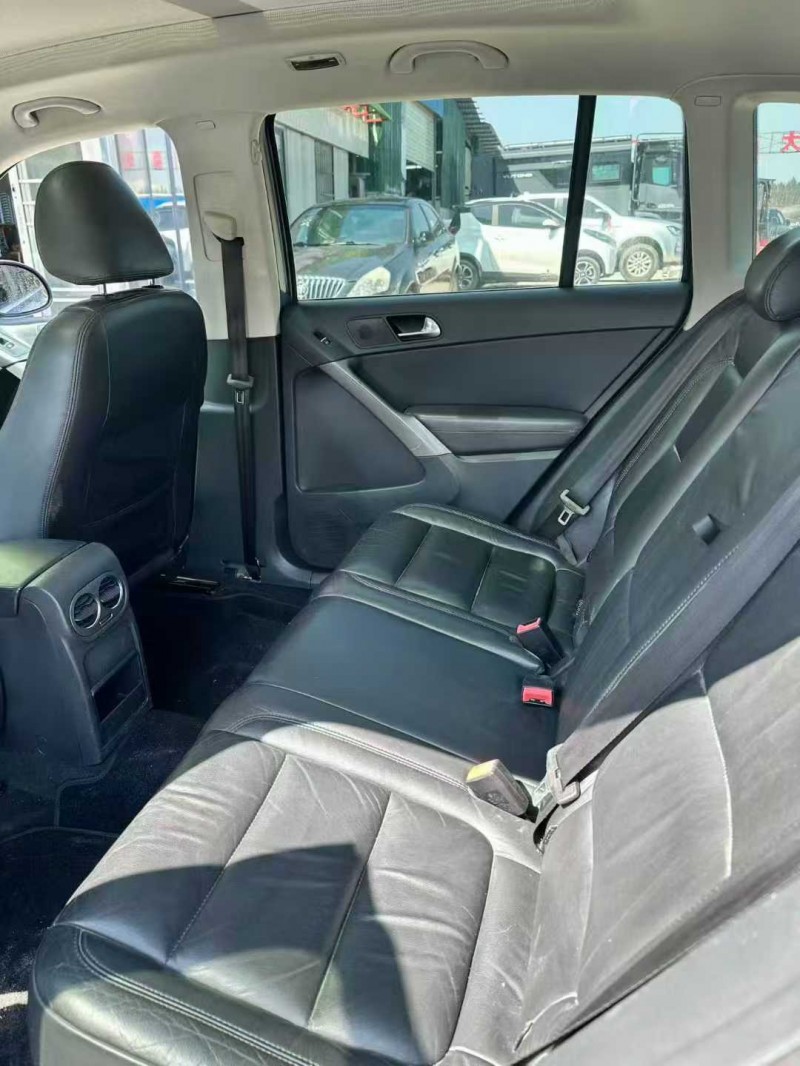 南宁12年大众途观7