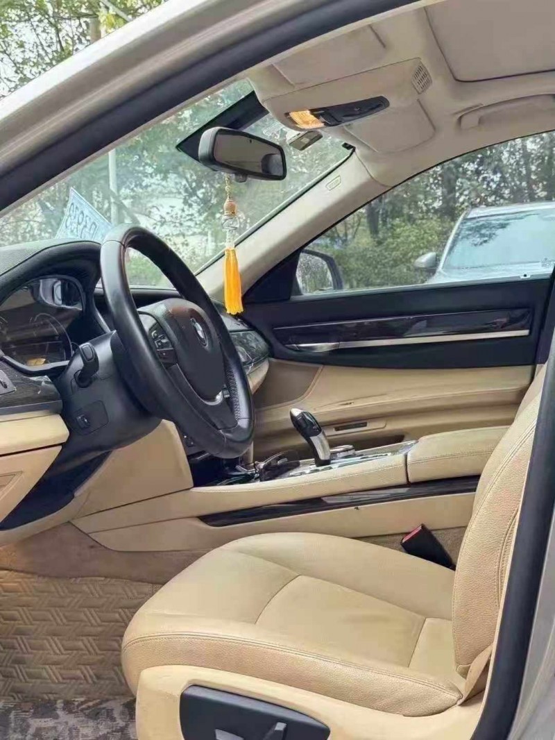 广州14年宝马7系4