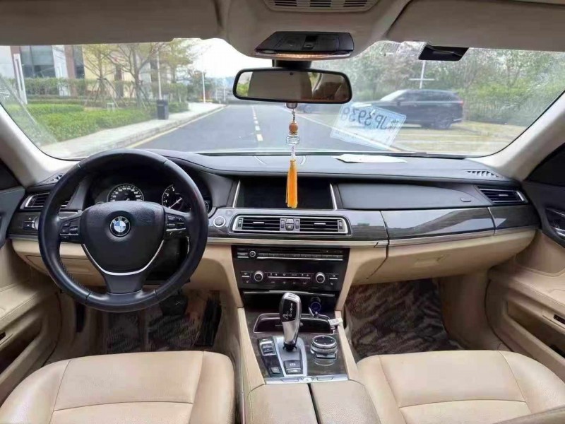 广州14年宝马7系5