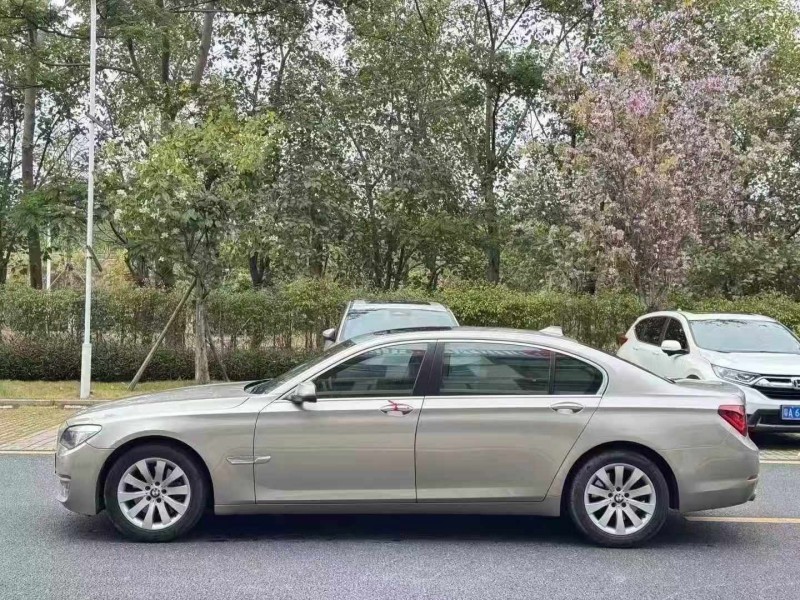 广州14年宝马7系8