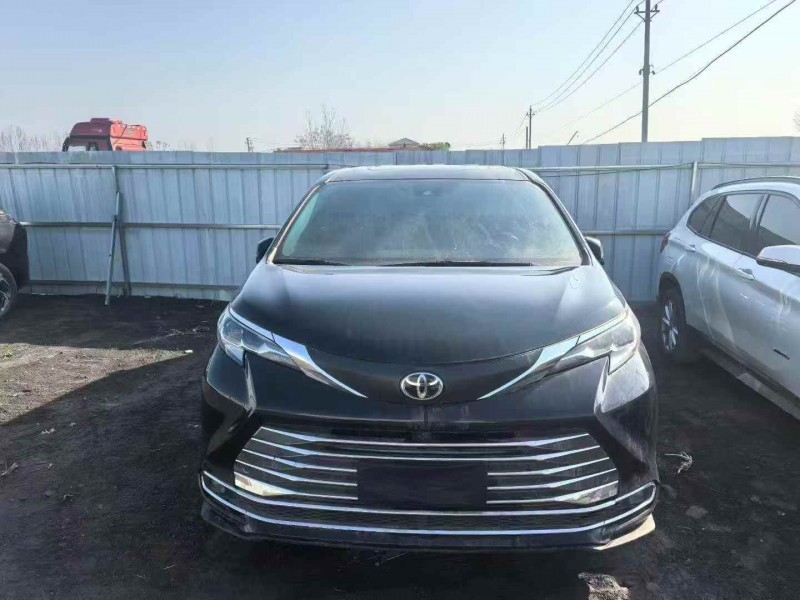 焦作24年丰田塞纳1