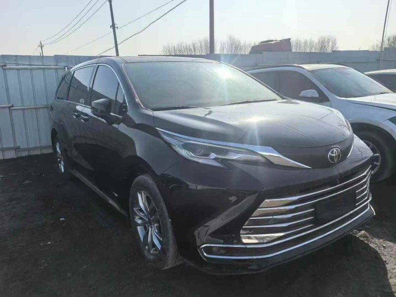 焦作24年丰田塞纳2