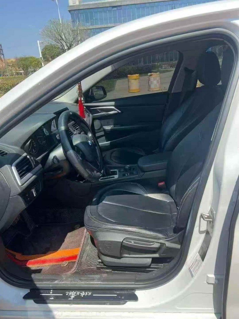 北海17年宝马1系5