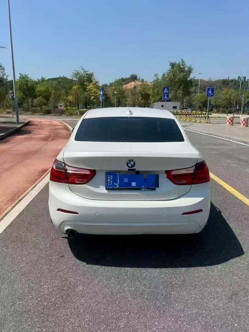 北海17年宝马1系8