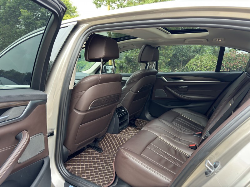 盐城19年宝马5系8