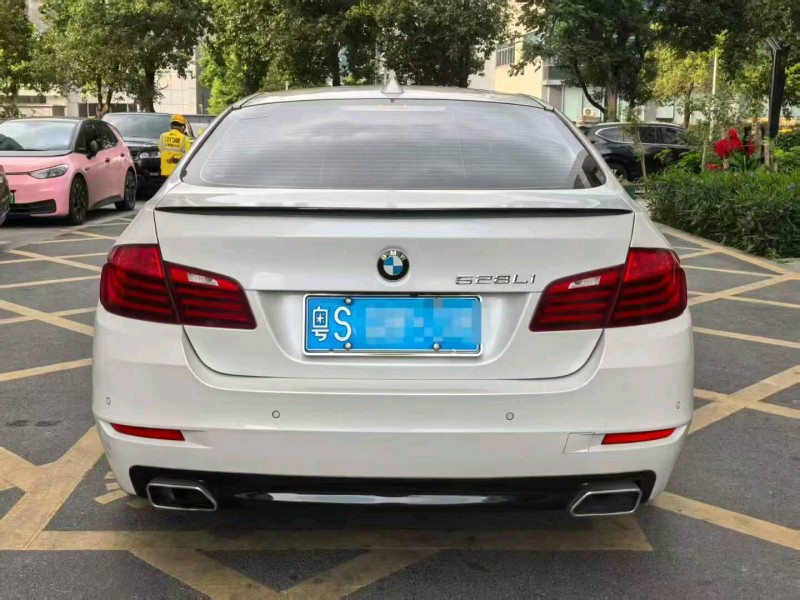 深圳15年宝马5系8