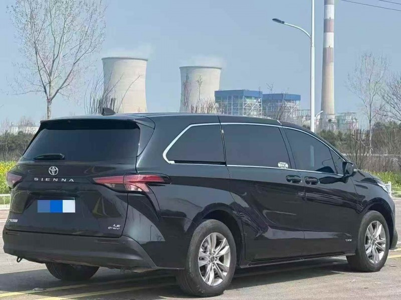 咸阳24年丰田塞纳8