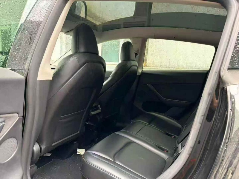 烟台23年特斯拉MODEL Y4