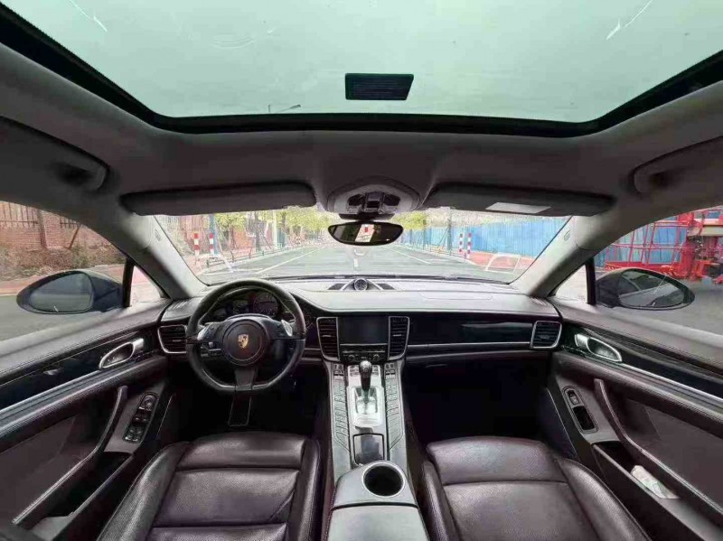 莆田16年保时捷帕拉梅拉4