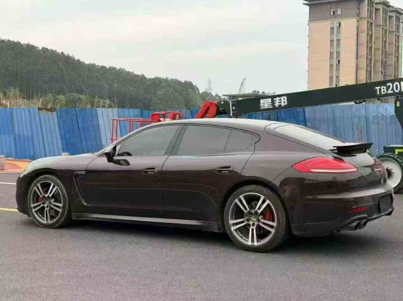 莆田16年保时捷帕拉梅拉8