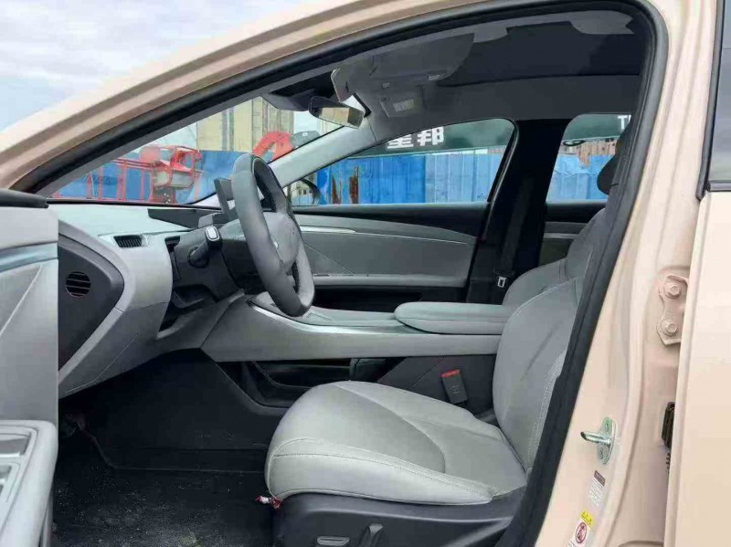 泉州25年小鹏汽车m034