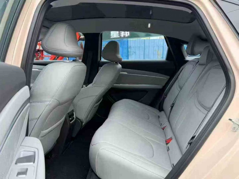 泉州25年小鹏汽车m036