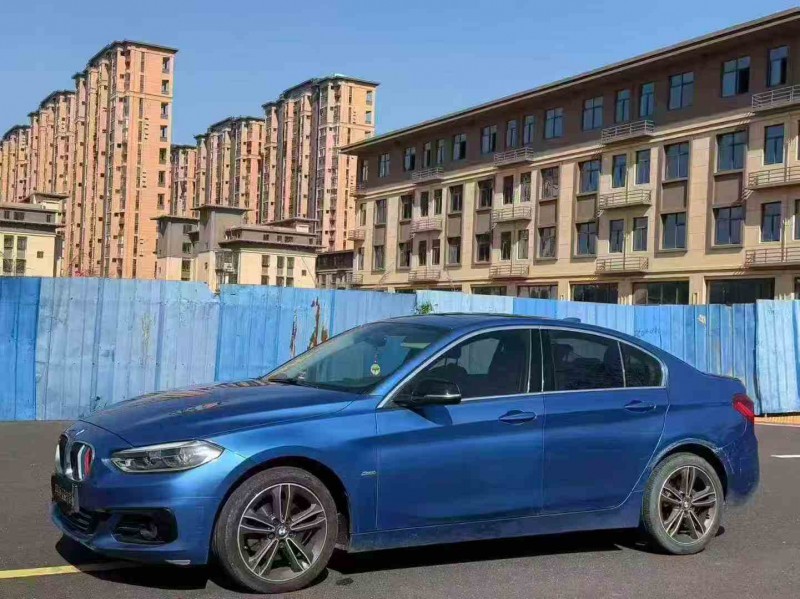 三明18年宝马1系2