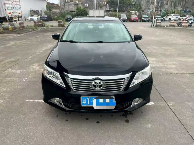 广州14年丰田凯美瑞1