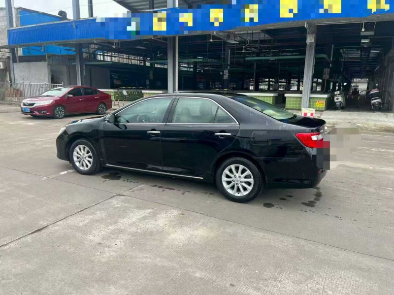 广州14年丰田凯美瑞5