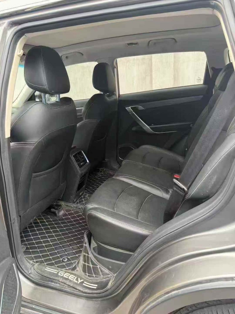 东营21年吉利博越4