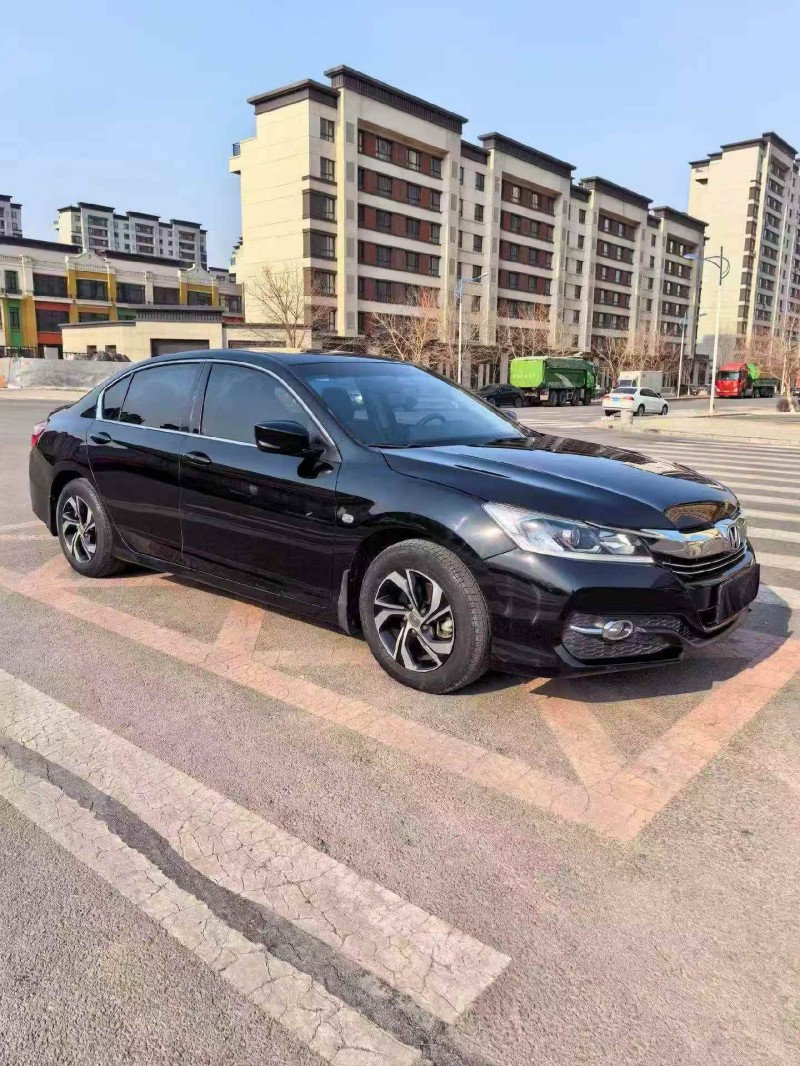 秦皇岛18年本田雅阁3