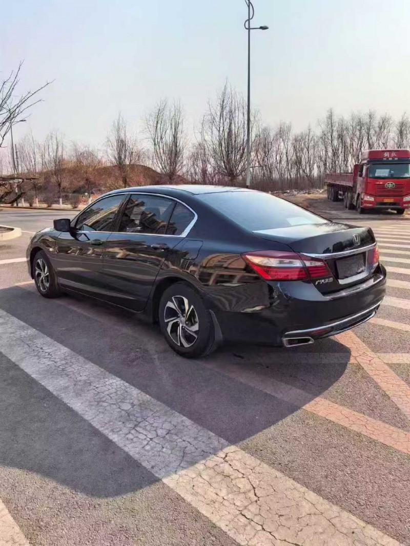 秦皇岛18年本田雅阁8