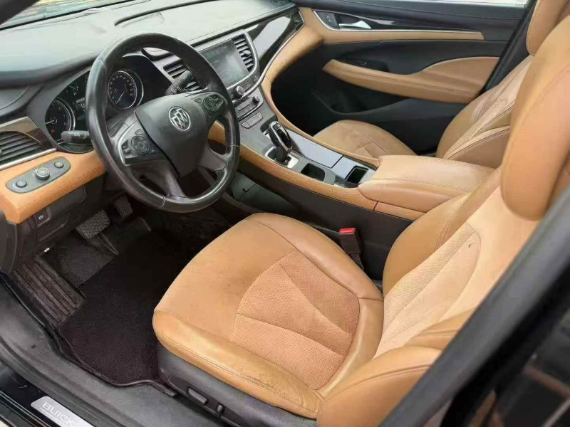 济宁18年别克君越4