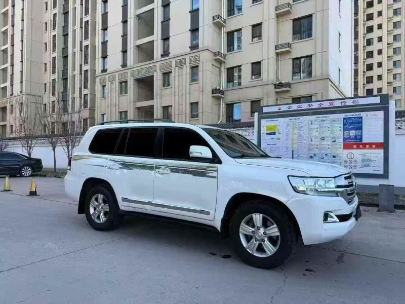 青岛19年丰田兰德酷路泽3