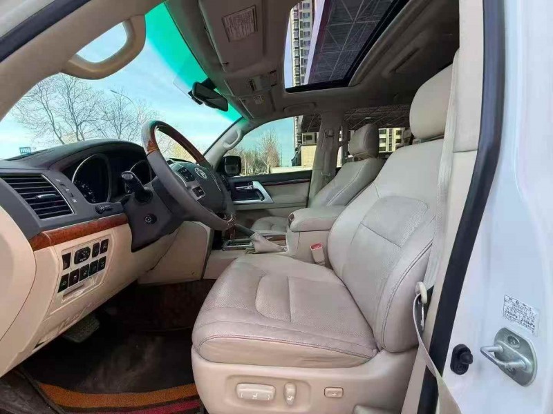 青岛19年丰田兰德酷路泽6