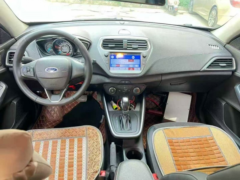 桂林19年福特福睿斯3