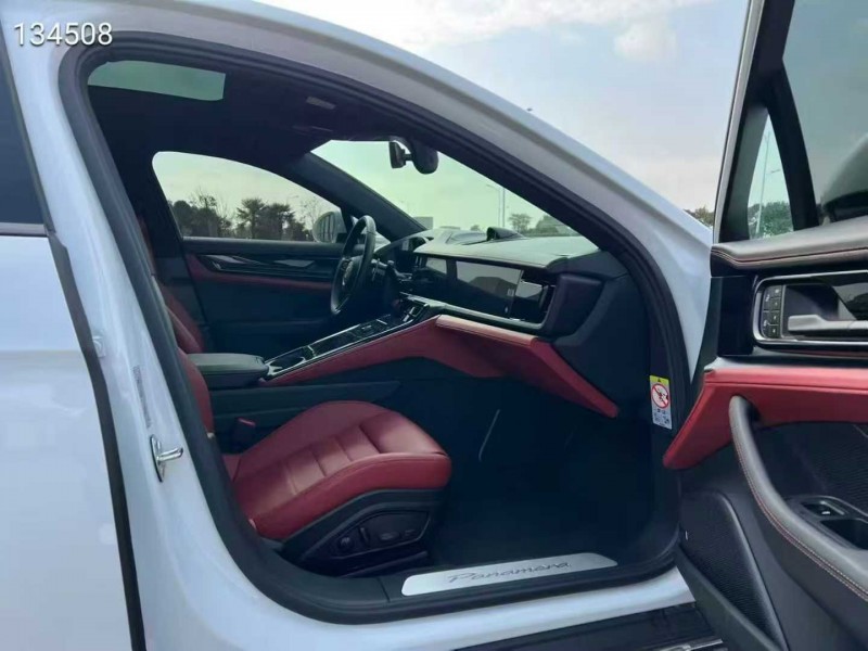 盐城25年保时捷帕拉梅拉8