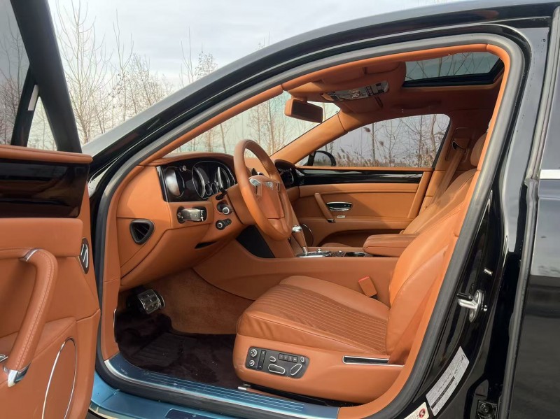 盐城17年宾利飞驰5