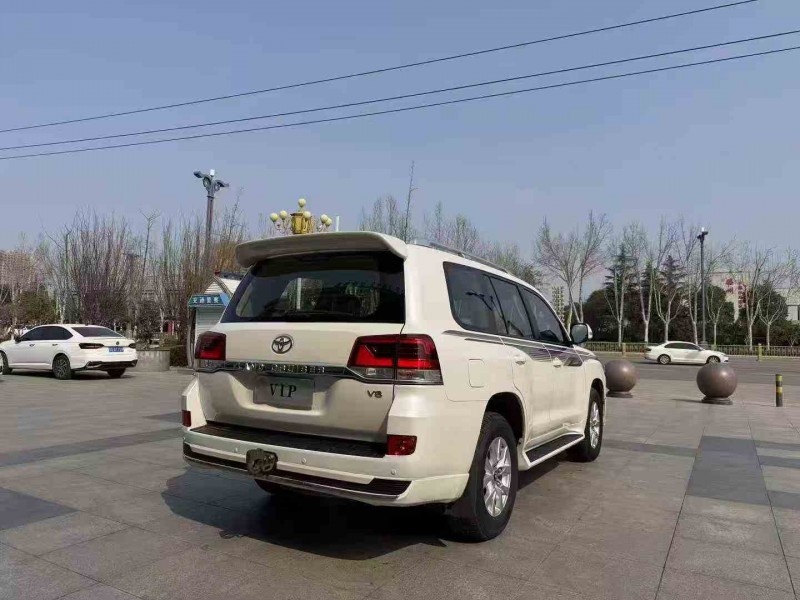 枣庄19年丰田兰德酷路泽8