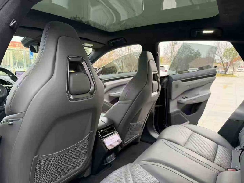 枣庄24年极氪汽车0015