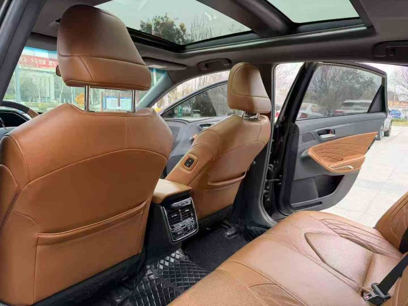 枣庄21年丰田亚洲龙5