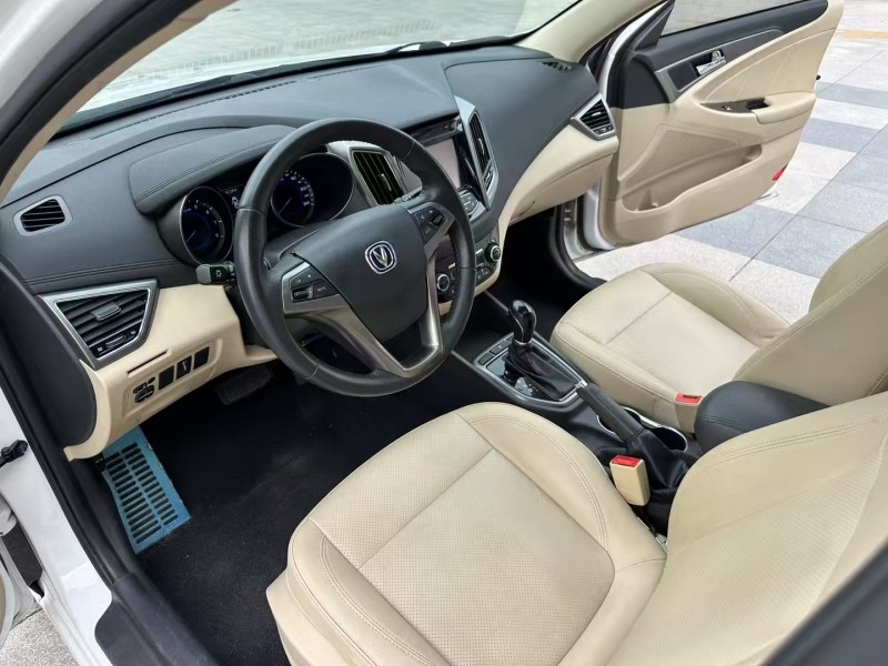 枣庄18年长安汽车逸动4