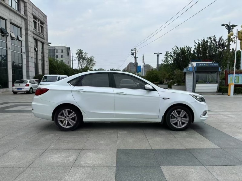 枣庄18年长安汽车逸动7