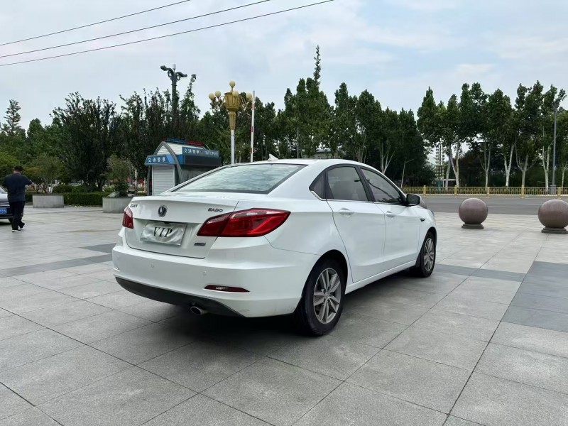 枣庄18年长安汽车逸动8