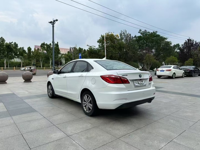 枣庄18年长安汽车逸动9