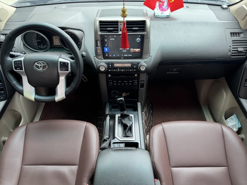 济宁11年丰田普拉多5