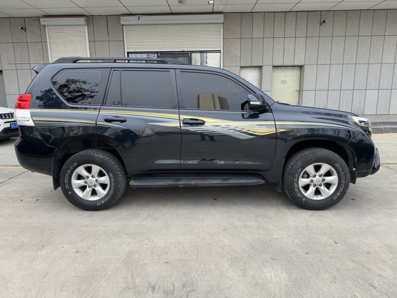 济宁11年丰田普拉多8