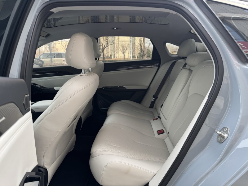 济宁24年吉利银河6