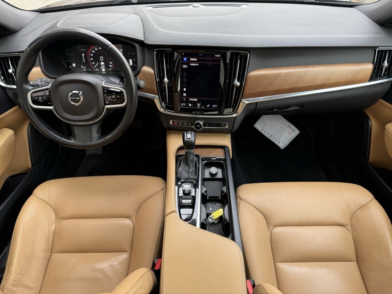 济宁19年沃尔沃S904