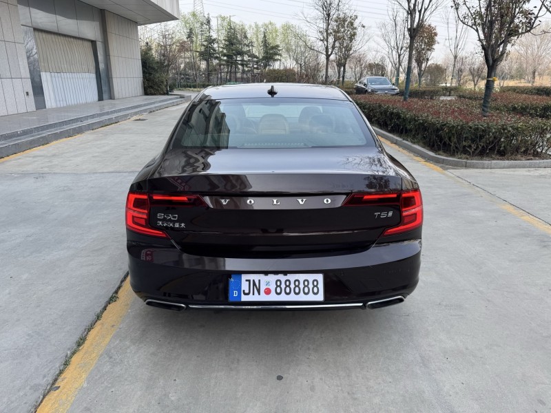 济宁19年沃尔沃S909