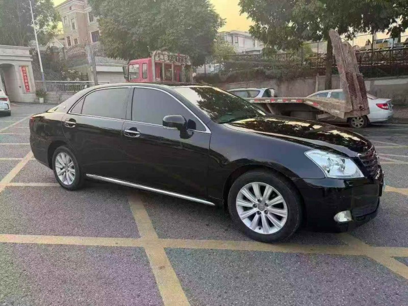 广州11年丰田皇冠2