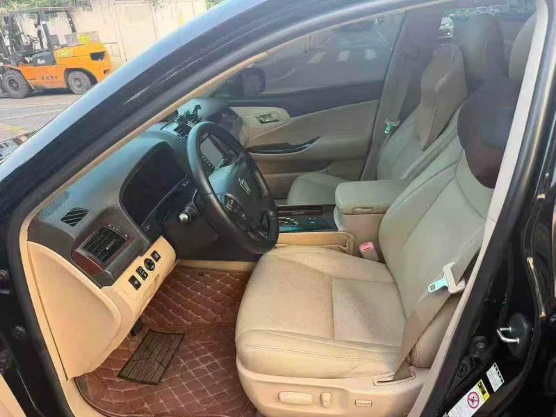 广州11年丰田皇冠4