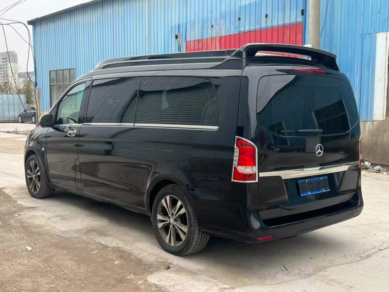 广州17年奔驰威霆2