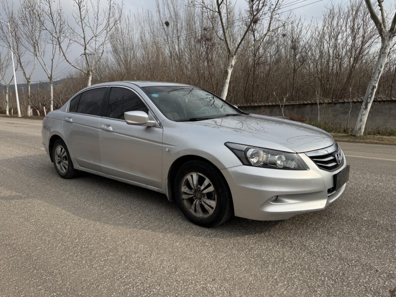 徐州12年本田雅阁3