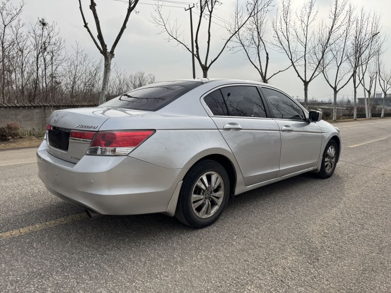 徐州12年本田雅阁6