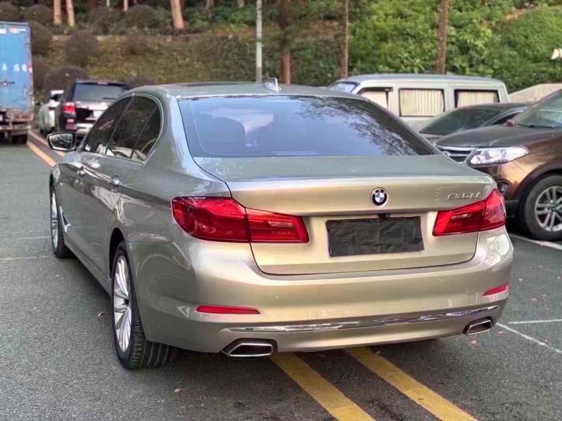 广州16年宝马5系3